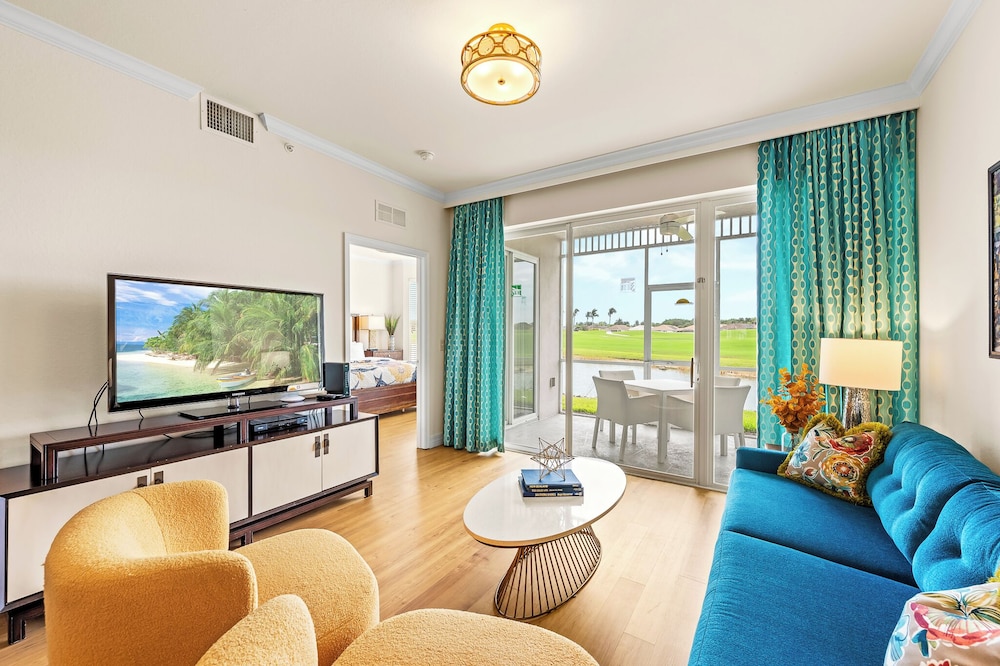 Deluxe Condo, 2 Bedrooms, Golf View, Lakeside photo 2