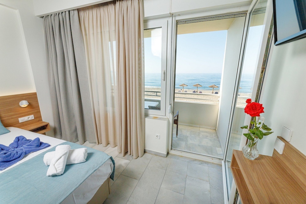 Beach Front Maisonette - Photo 10
