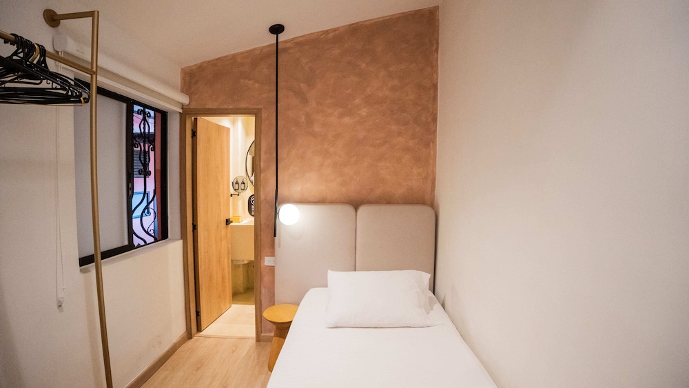 Standard Room, 1 Twin Bed, Private Bathroom photo 2