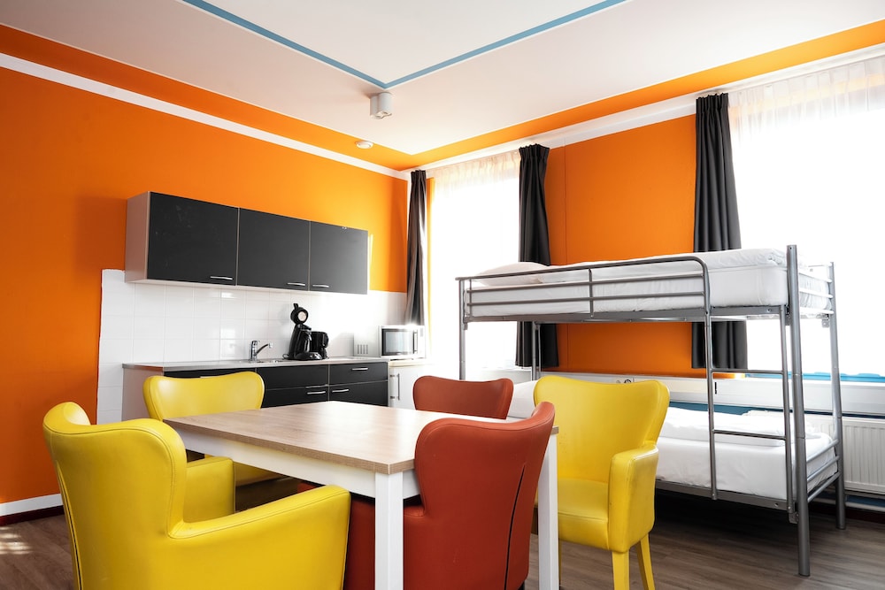 Economy Room
