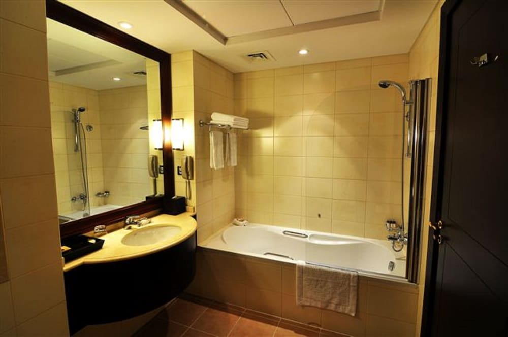 Deluxe Twin Room, 2 Twin Beds thumbnail 5