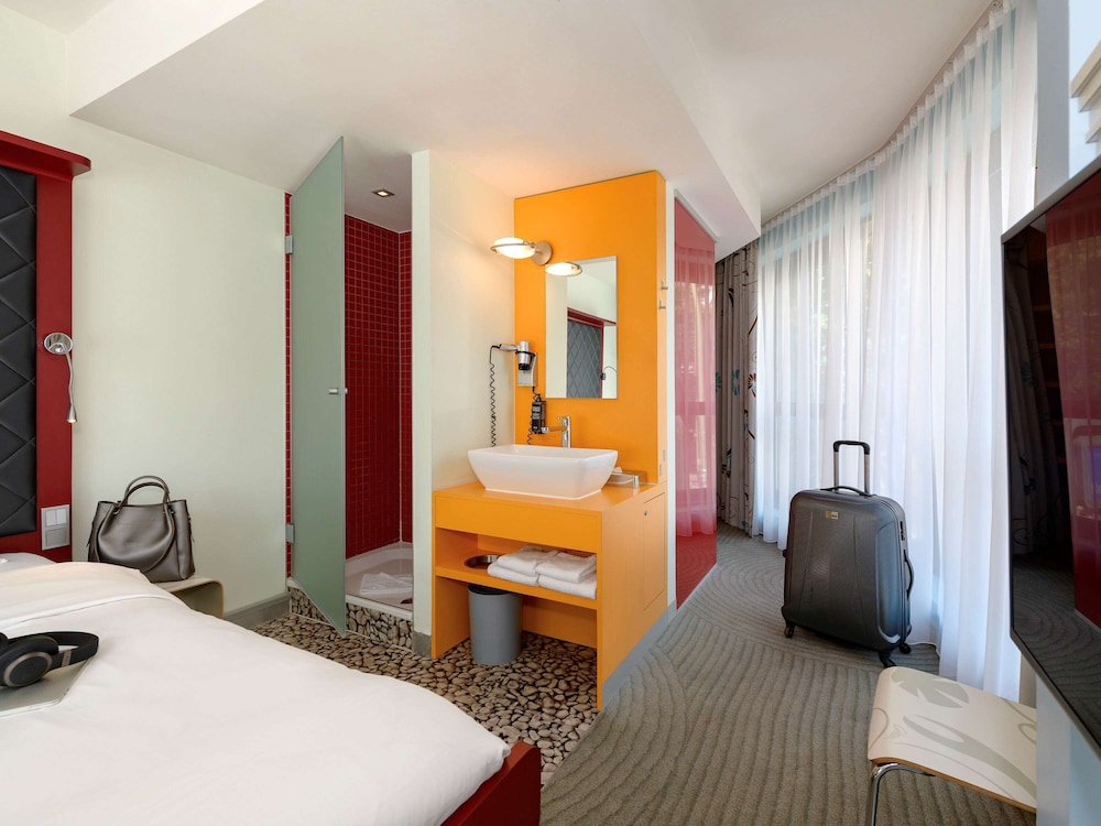 Room, 1 Queen Bed - Photo 4