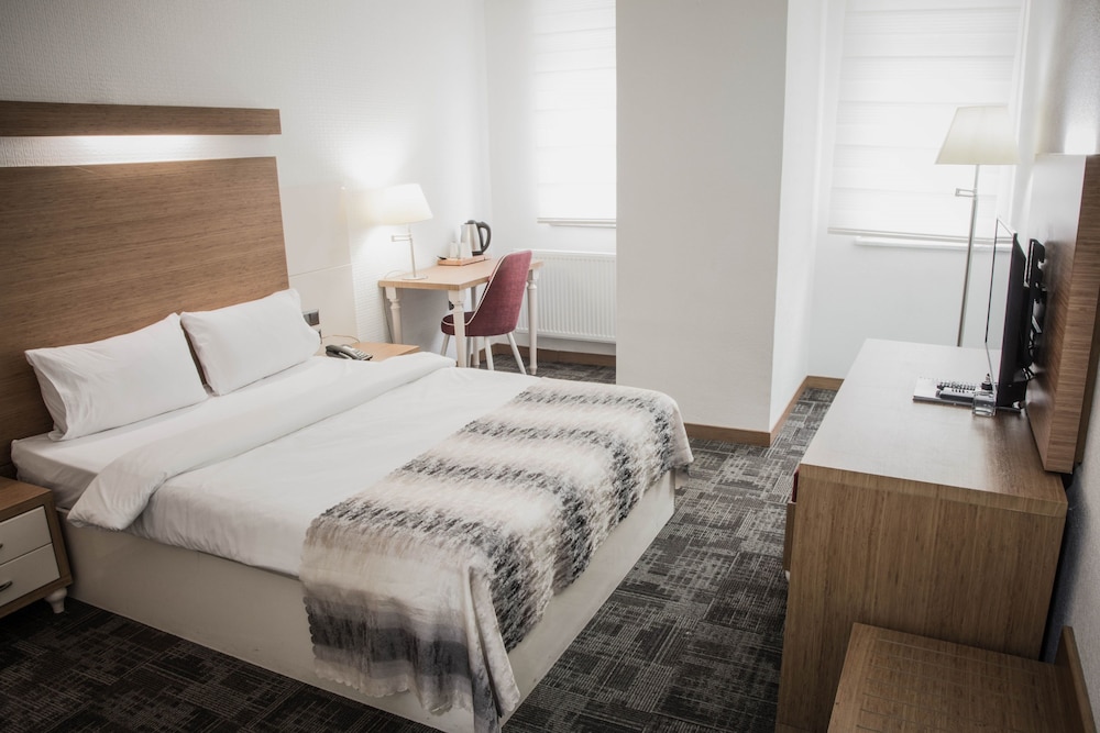 Standard Double Room Single Use, Accessible, Smoking photo 1