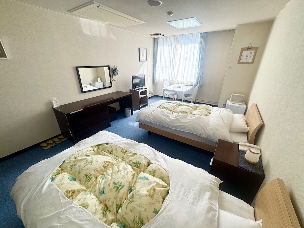 [Modern Western-Style Superior Room]