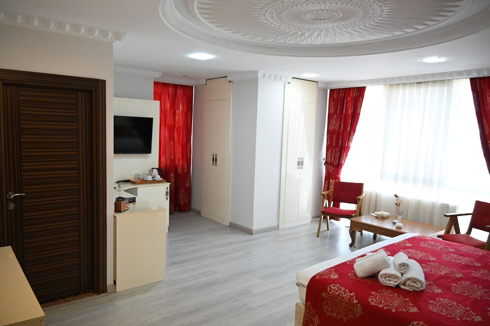 Deluxe Studio Suite photo 3