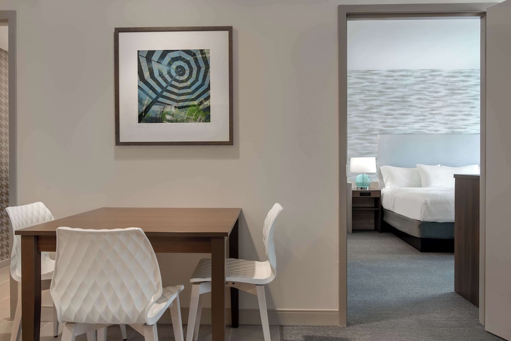 Suite, 1 Bedroom - Photo 6