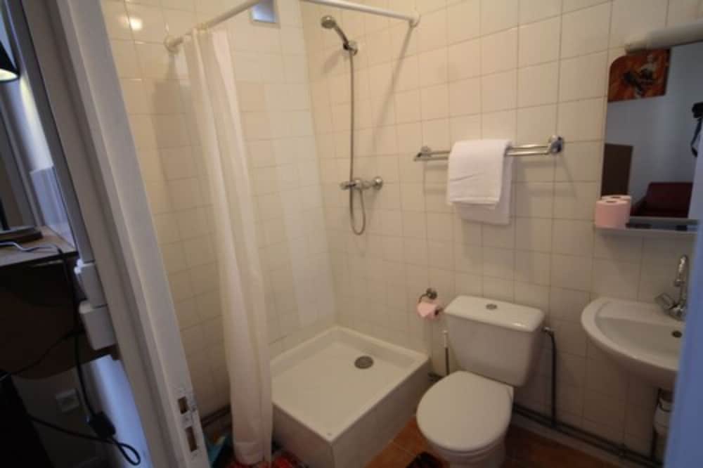 Chambre Simple Confort, salle de bains privée photo 3