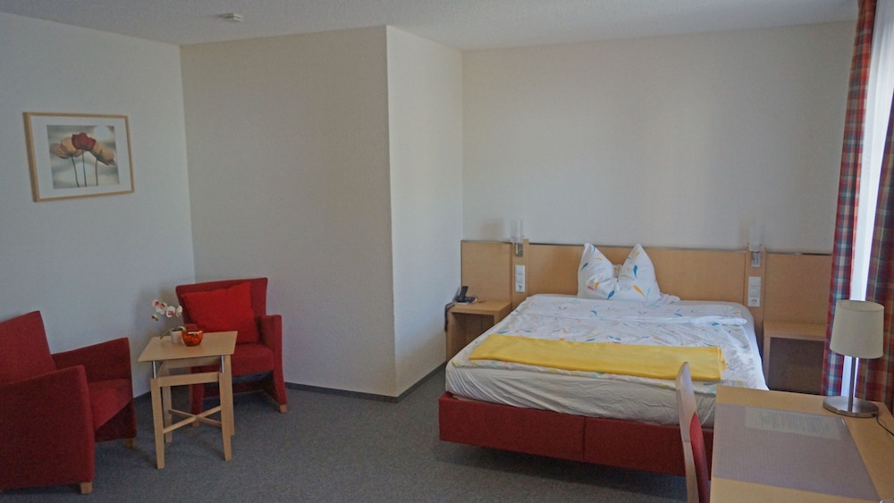 Deluxe Single Room, Private Bathroom photo 2