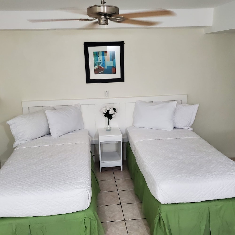 Basic Twin Room, Courtyard View