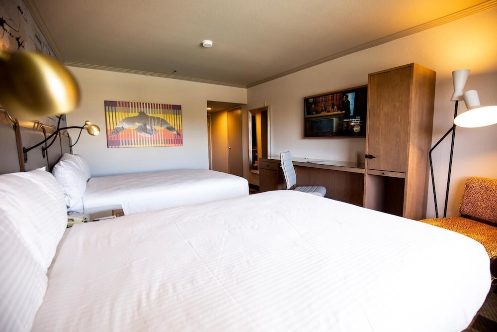 Premium Room, 2 Queen Beds, Courtyard View - Photo 1