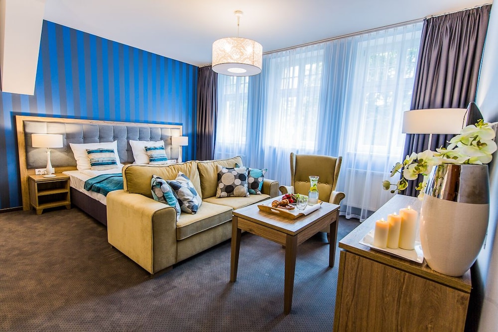 Classic Twin Room, 2 Twin Beds, Park View photo 1
