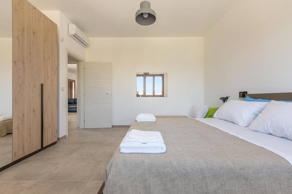 Villa photo 1