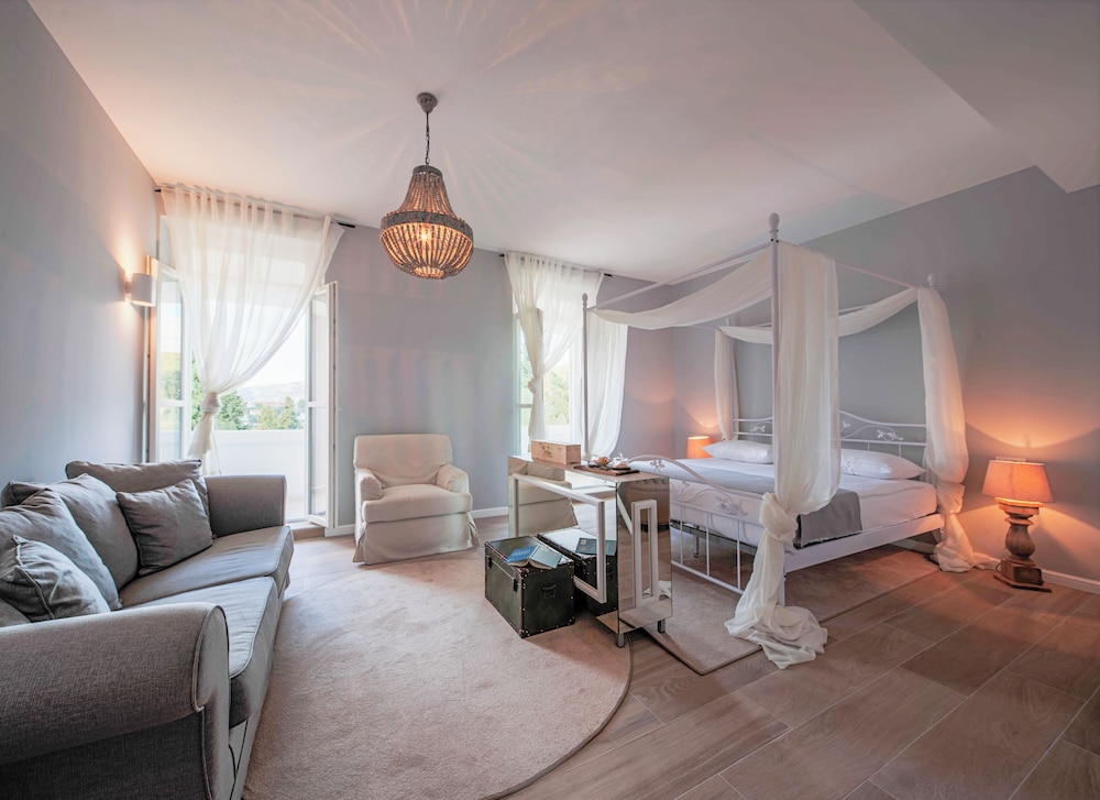 Melion luxury suite with balcony photo 2