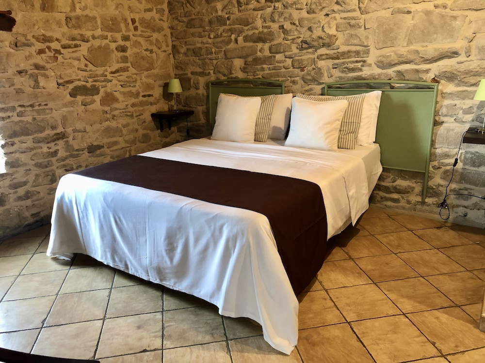 Superior Double or Twin Room - Photo 3