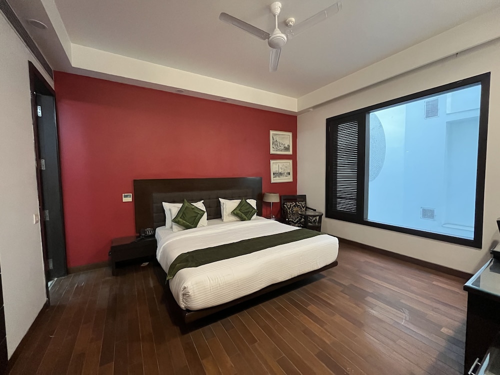 Premium Double or Twin Room - Photo 23