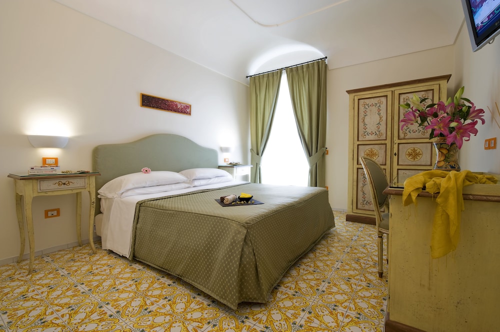 Superior Double Room, Sea View - Photo 1