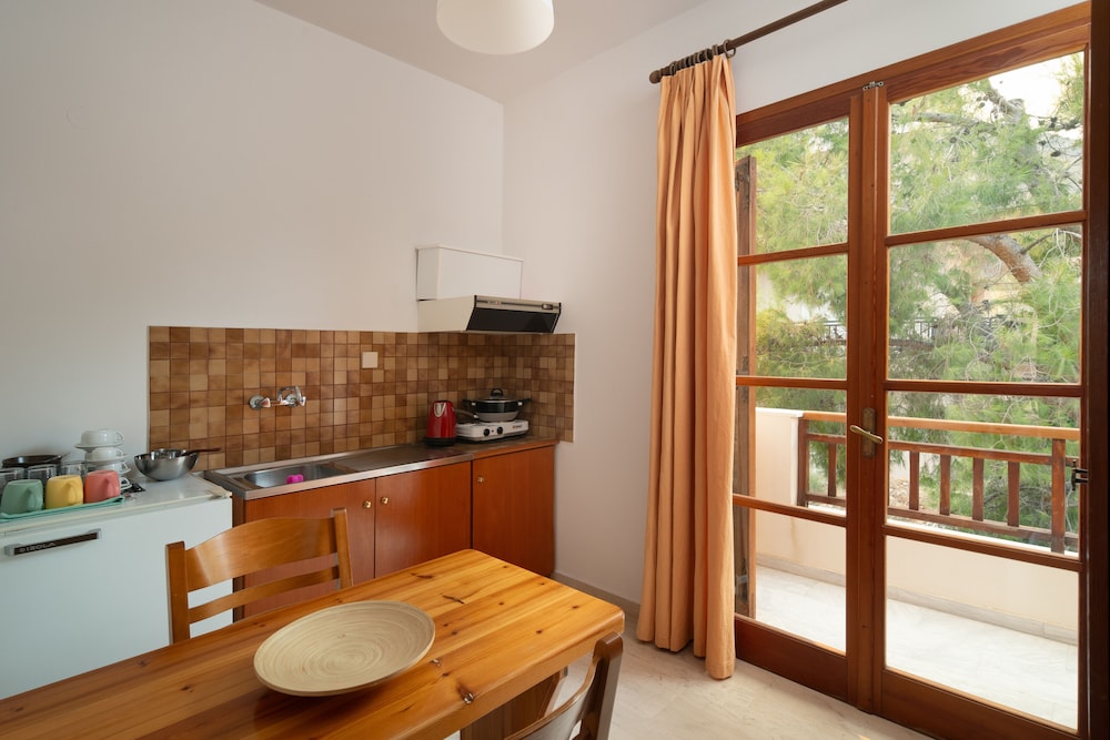 Comfort Triple Room, Balcony, Garden View photo 3