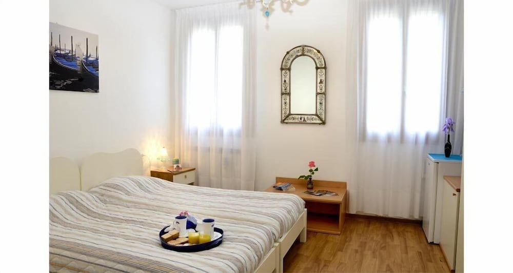 Double or Twin Room photo 1
