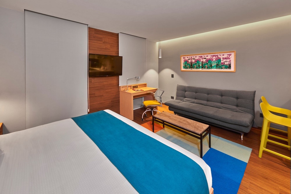 Suite, 1 King Bed With Sofa Bed, Non Smoking photo 3