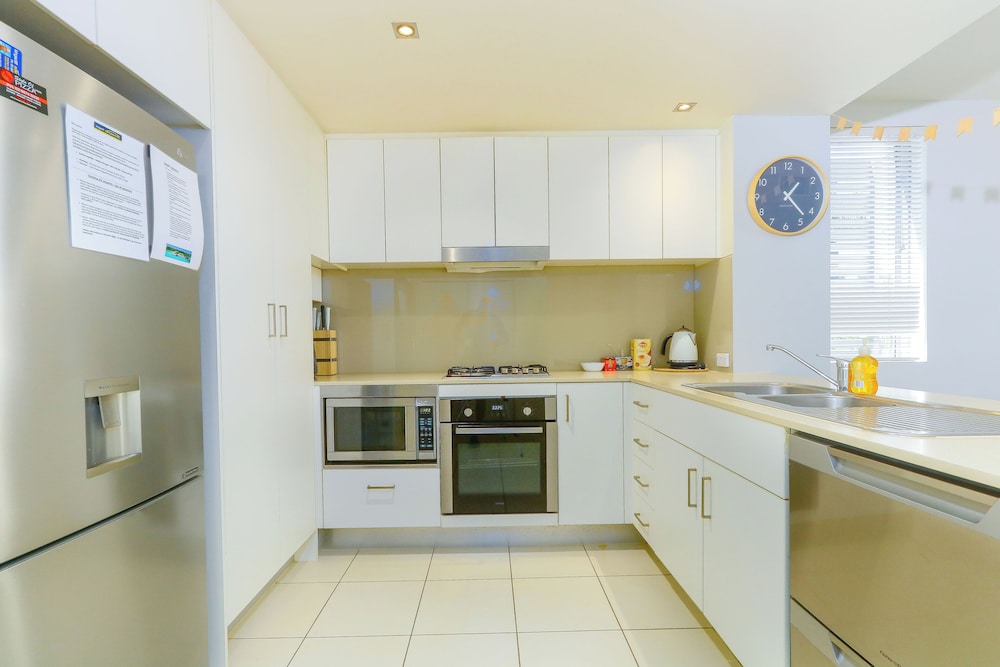 Family Apartment, 3 Bedrooms, Pool Access, Pool View photo 3