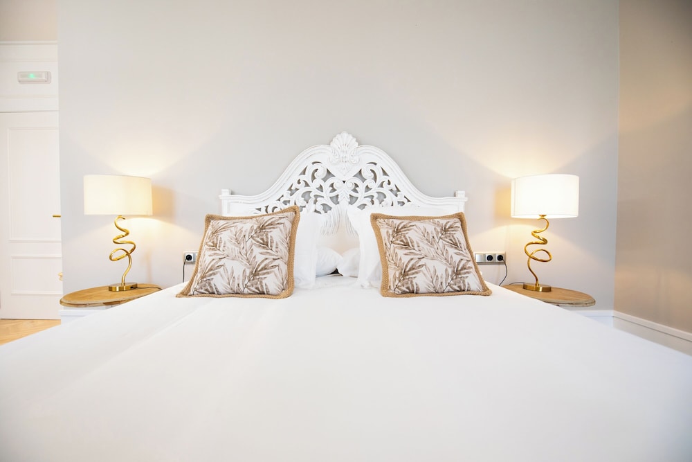 Room 101: Standard Double Room, 1 Queen Bed