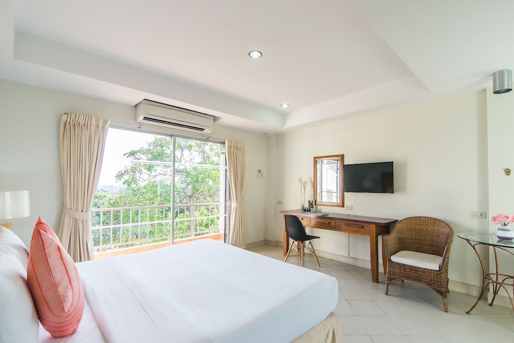 Deluxe Room - Photo 4