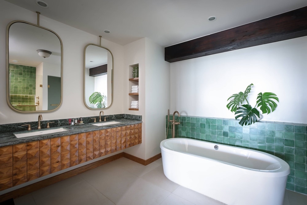 Suite, 1 Bedroom (Ocean View) - Photo 4