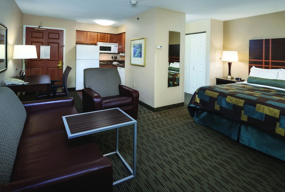 Standard Studio Suite, 1 Queen Bed with Sofa bed