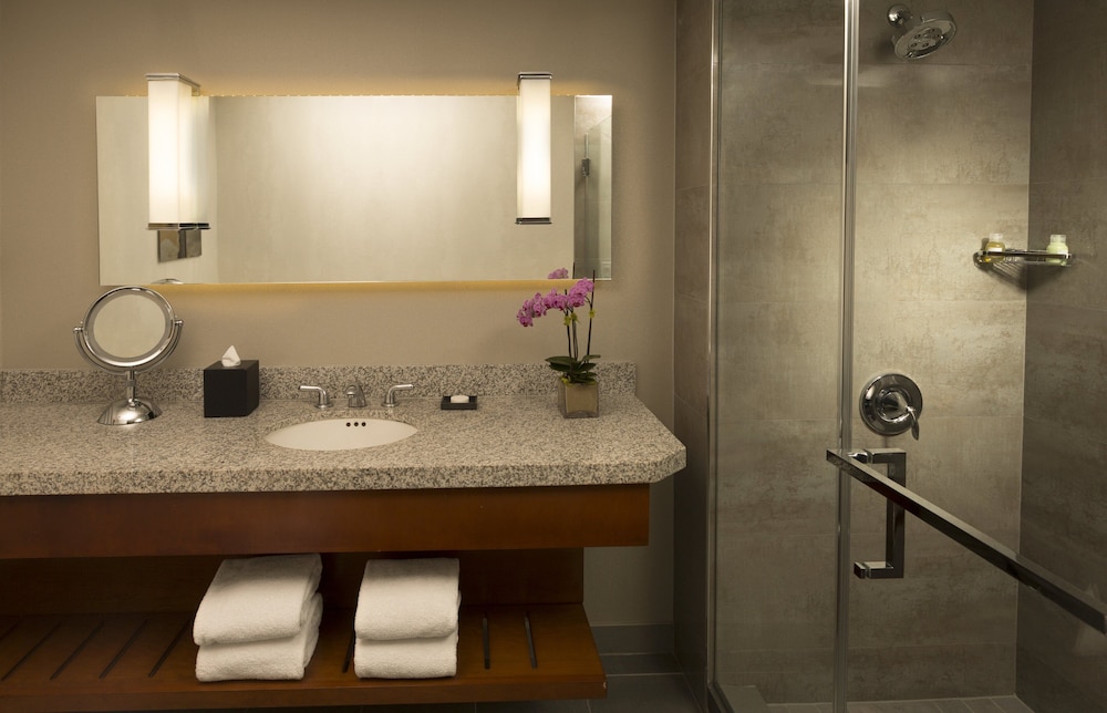 Room, 2 Queen Beds (Capitol View) - Photo 3