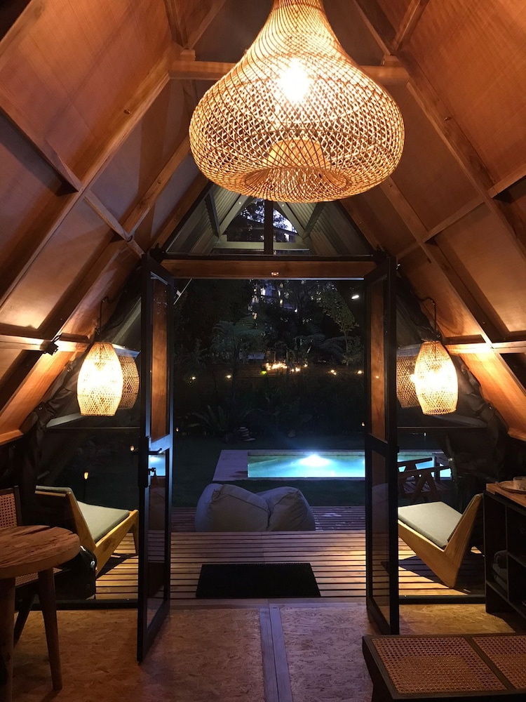 Standard Villa, 1 King Bed, Pool View photo 3