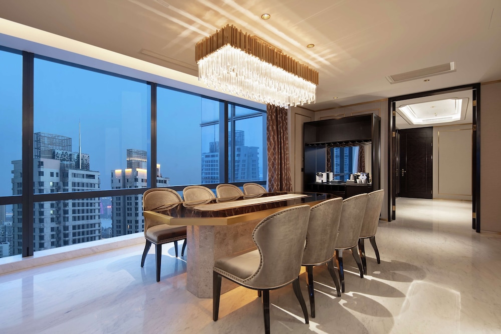 Presidential Suite, 1 King Bed, City View