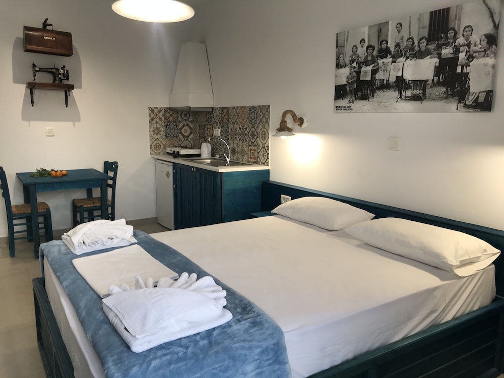 Comfort Studio, 1 Double Bed, Partial Sea View