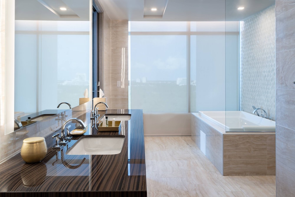 Presidential Suite, 1 Bedroom thumbnail 6