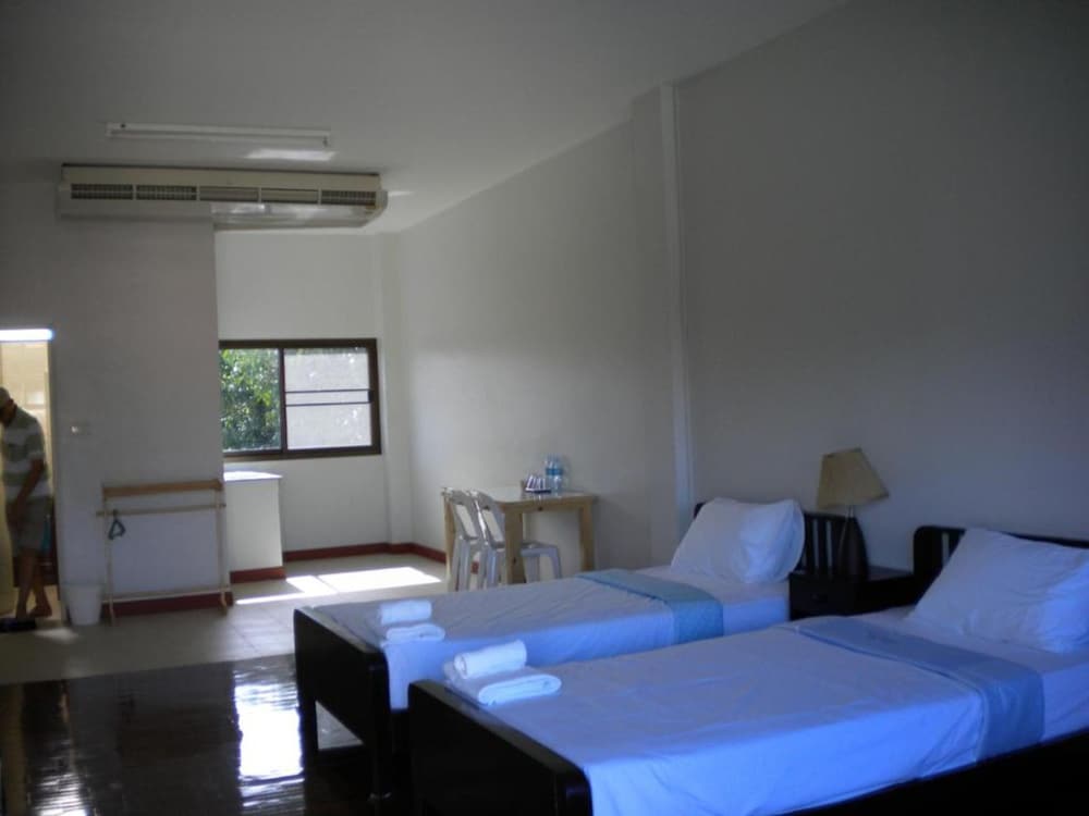 Large Double or Twin Room photo 3