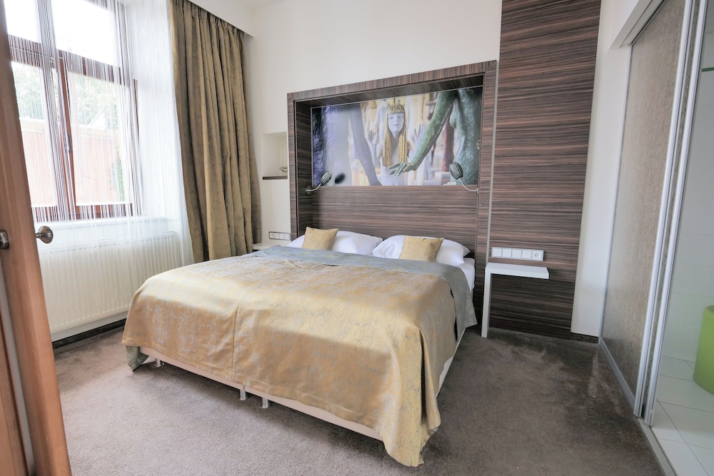 Luxury Apartment photo 2