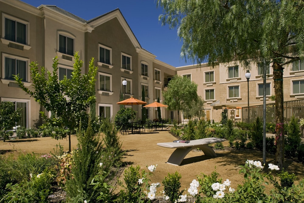 2 Queen Studio Suite Courtyard - Newly Renovated - Photo 4