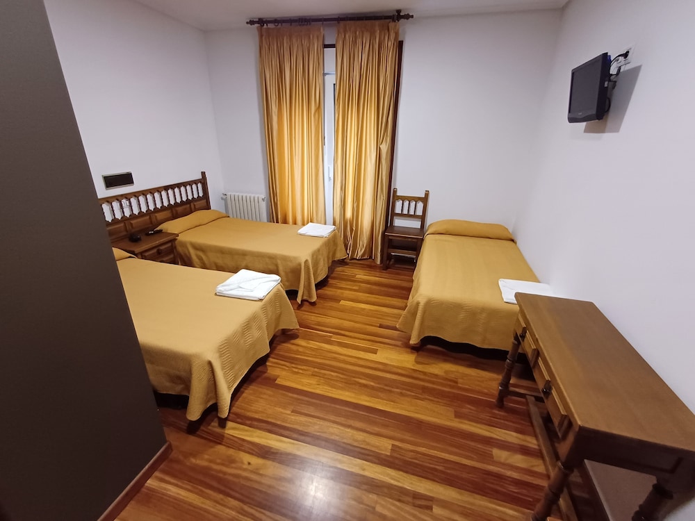 Habitación Triple, Balcón, Vista al Parque
