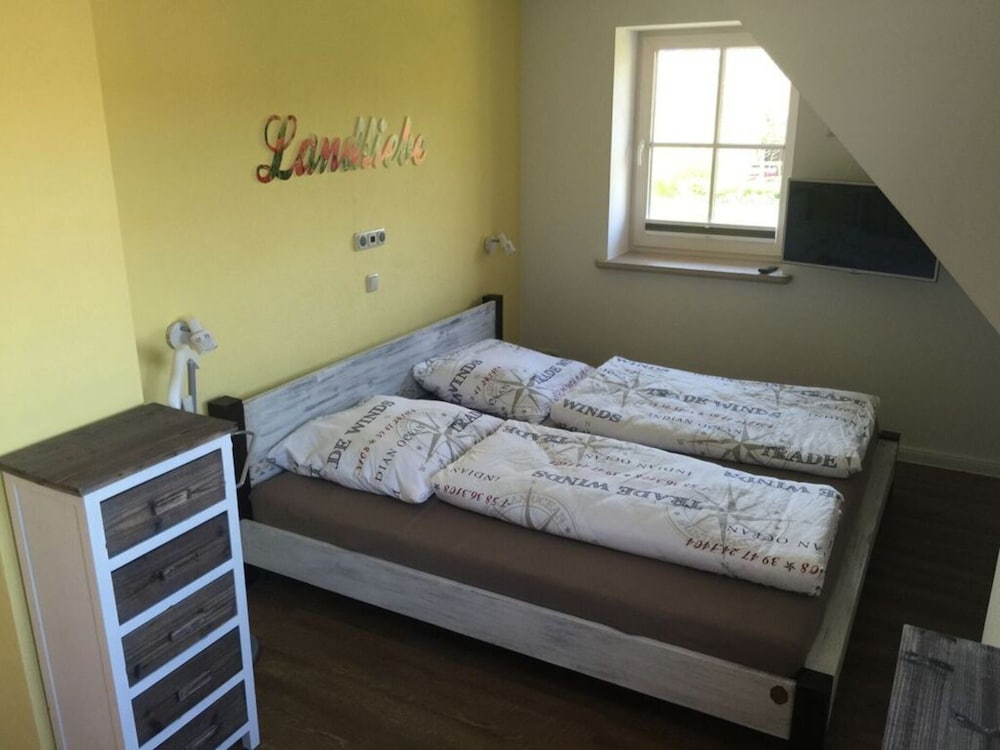 Apartment photo 2