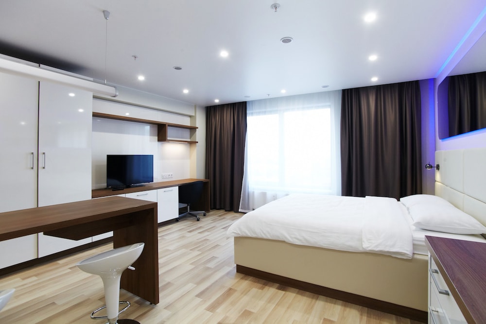 Comfort Studio, 1 Queen Bed, Kitchen, City View photo 3