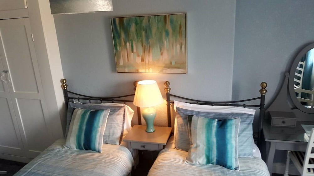Twin Ensuite Room