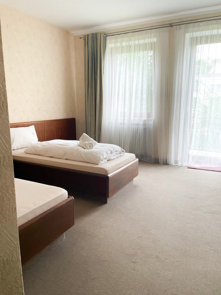Classic Twin Room