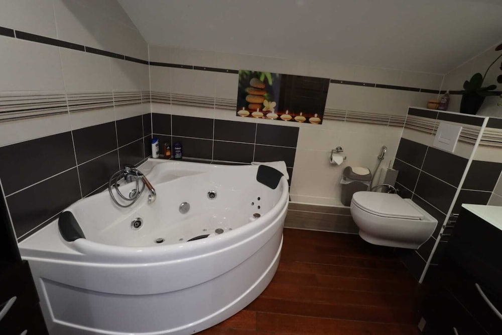 Superior Double Room, Hot Tub - Photo 4