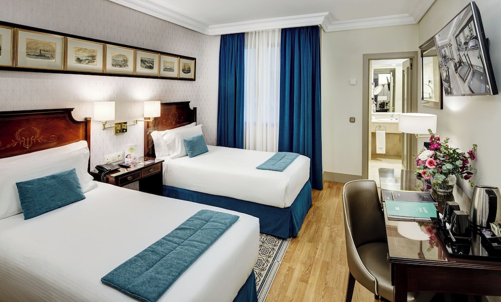 Classic Twin Room (Exterior View) - Photo 1