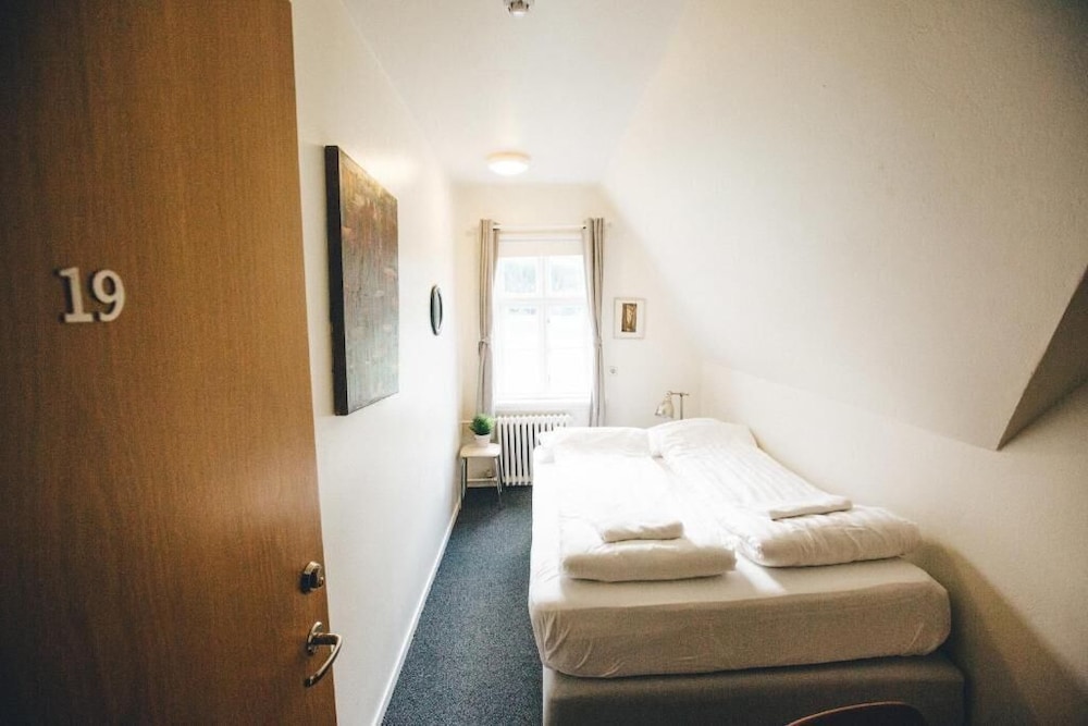 Single room, Shared Bathroom photo 1
