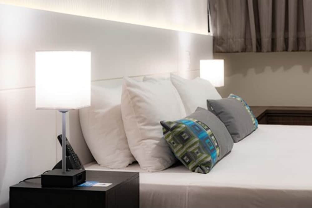 Superior Suite, 1 King Bed photo 3