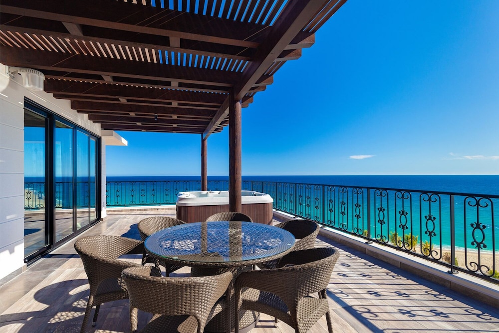 Luxury Suite, 2 Bedrooms, Ocean View, Oceanfront photo 2