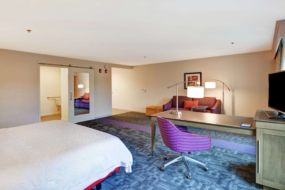 Studio, 1 King Bed, Accessible, Non Smoking (Hearing)