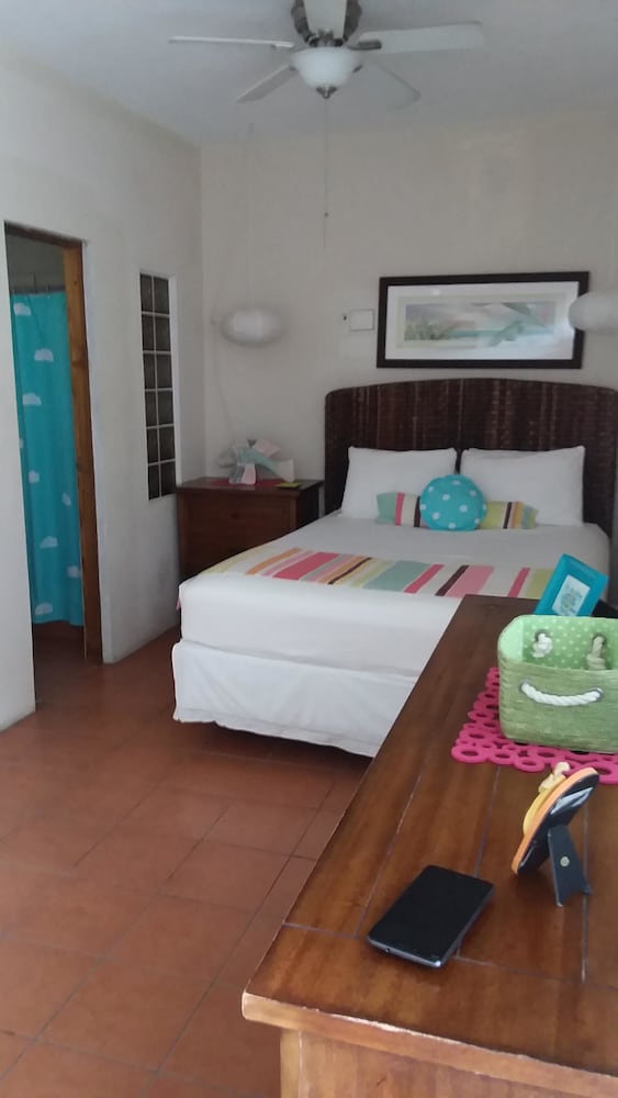 Deluxe Studio Suite, Private Bathroom (Casita #1)