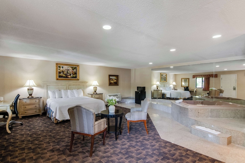 Executive Room, 1 King Bed, Non Smoking, Jetted Tub