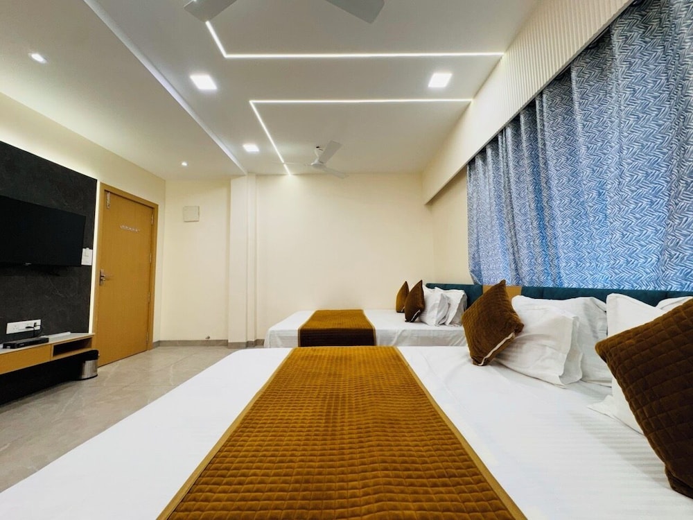 Executive Quadruple Room photo 3
